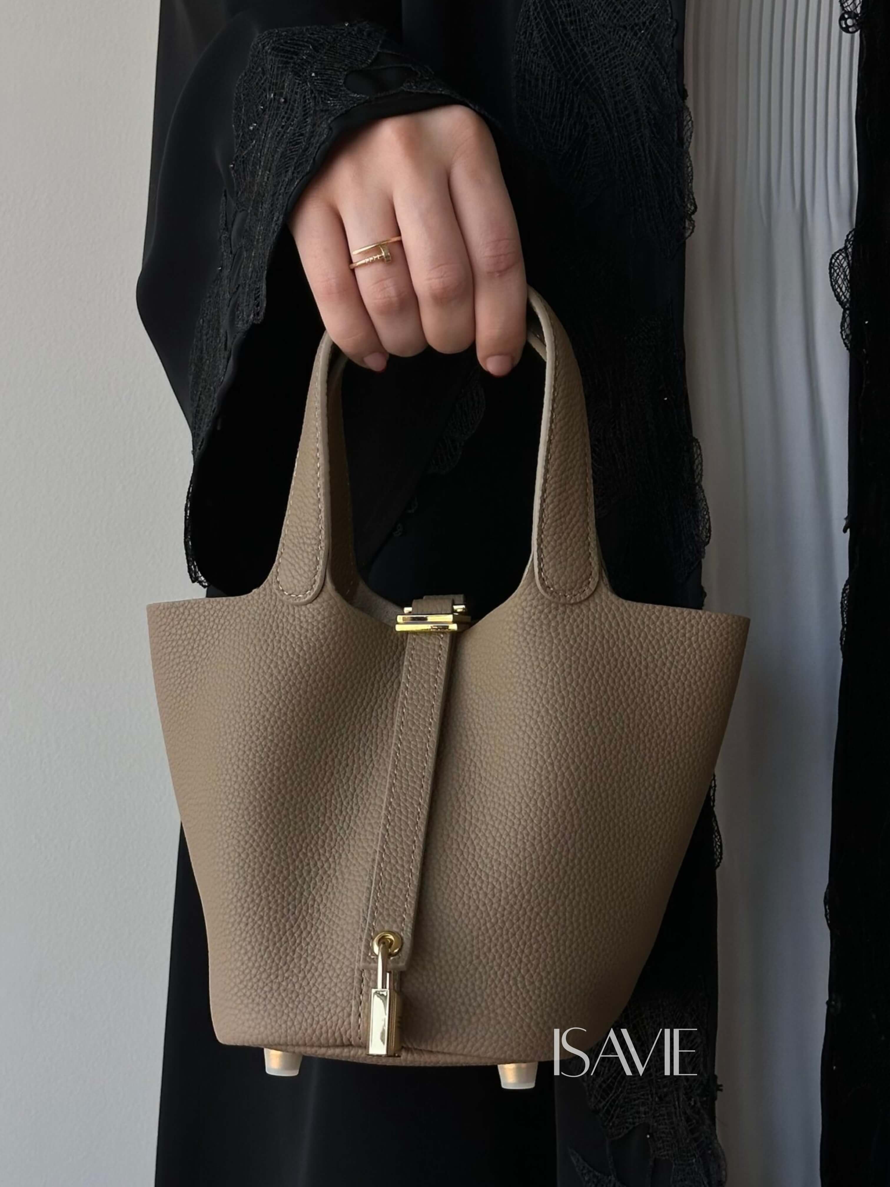 Lia Bucket Bag